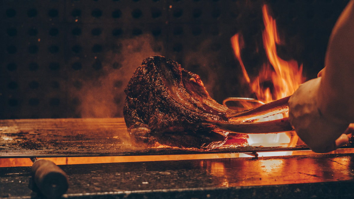L'art du barbecue : préparez une côte de bœuf parfaite avec les essentiels Björn